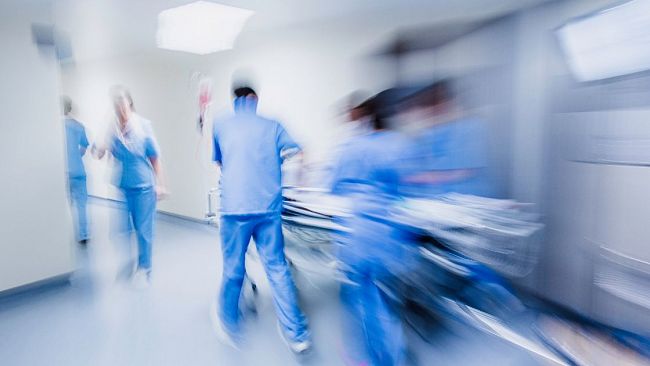 Incidente sul lavoro: antennista cade e sbatte la testa, accertata la morte cerebrale