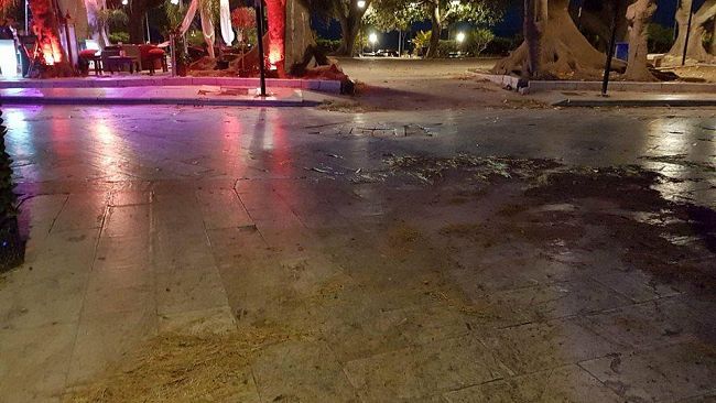 Mazara, Pericolo erbacce e fogliame per le strade (anche al centro). A chi compete…?