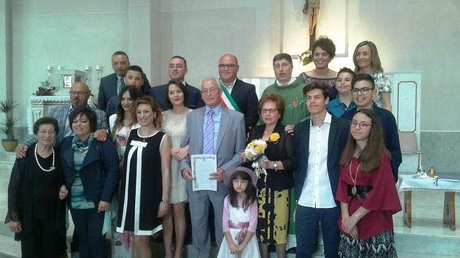 Mazara, pergamena dell’Amministrazione per coniugi Bonanno che celebrano le nozze d’oro
