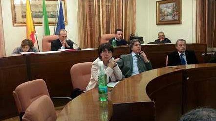 Campobello: Tagli ai costi della politica