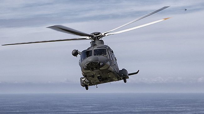 Elicottero dell’Aeronautica Militare impegnato nella ricerca di un peschereccio disperso