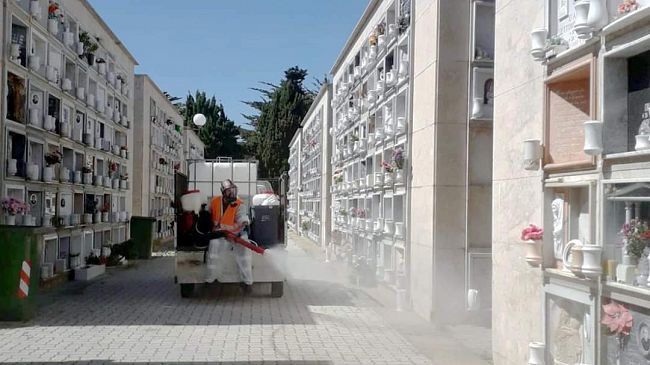 Trapani, avviata sanificazione di cimitero, ville e mercato ittico