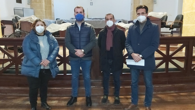Mazara, 4 consiglieri di opposizione occupano l'aula consiliare