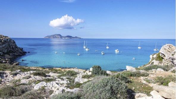 favignana-accoglie-nuovamente-il-suo-festival-otto-giorni-di-musica-teatro-memoria-e-visione