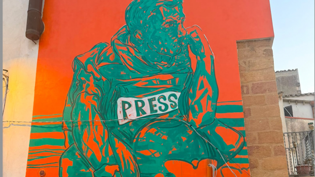 Sambuca di Sicilia, un murale dedicato al giornalista palestinese Anas al-Sharif 