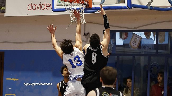 La NP Marsala tiene testa agli esperti di Scicli: sconfitta 84-93 ma con rimonta eroica