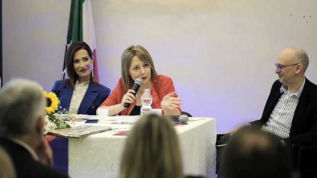 palmosa-fest-presentata-la-terza-edizione-del-festival-darte-e-letteratura