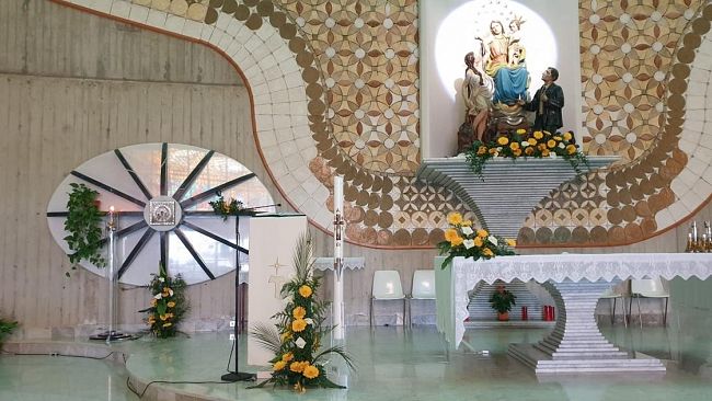 Santuario della Libera, due aziende donano portacero pasquale