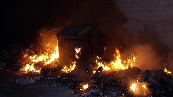 Sta per esplodere la “bomba dei rifiuti”. La fiamma è già accesa