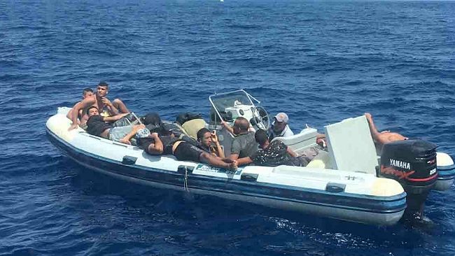 Ancora sbarchi a Lampedusa. Tra i migranti anche una neonata