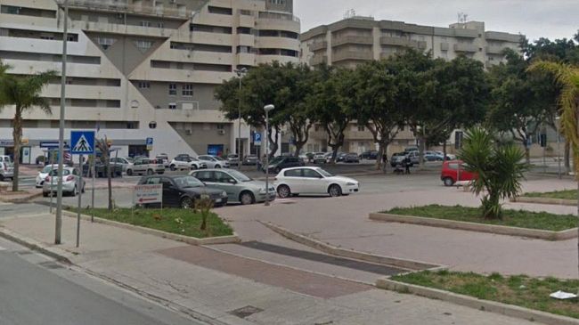 Erice, gare clandestine nella notte in piazza Pertini. La rabbia degli abitanti