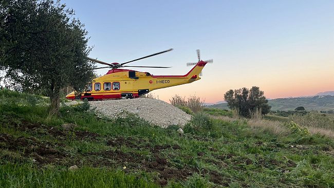 castellammare-giovane-schiacciato-dal-trattore-trasportato-in-elicottero-a-palermo