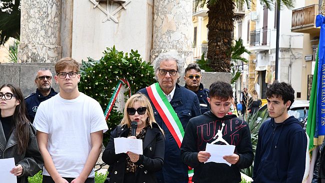 celebrata-ieri-la-giornata-dellunita-nazionale-e-delle-forze-armate