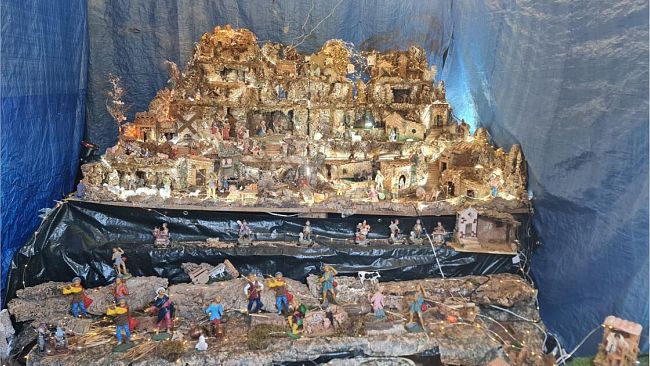 Ancora pochi giorni per ammirare il presepe con oltre 100 personaggi