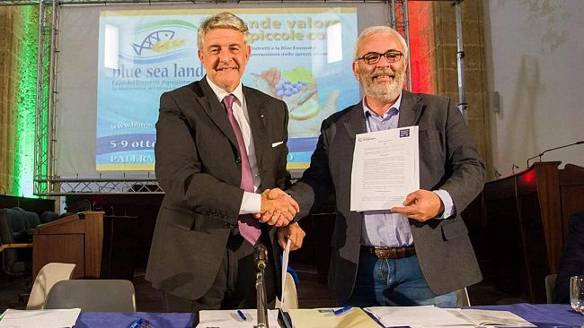 Blue Sea Land, valorizzazione del pescato, blue economy e lotta agli sprechi. Firmato un accordo fra Distretto Pesca e Banco Alimentare