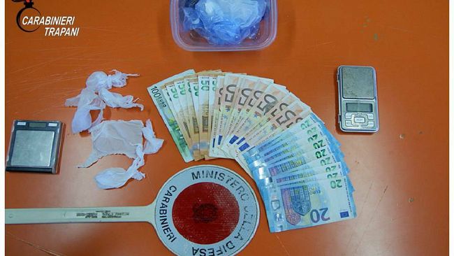 Trapani, 41enne in arresto per detenzione e spaccio di stupefacenti