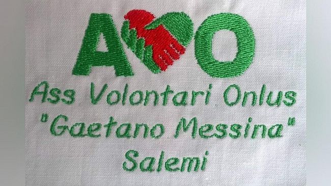 Salemi, in occasione della XII Giornata Nazionale dell’AVO, piantati 8 ciclamini in Piazza Libertà