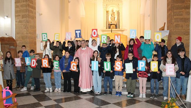 mazara-la-comunita-di-santa-maria-di-gesu-da-il-bentornato-a-padre-giuseppe-lupo