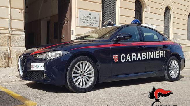 Trapani, si scaglia contro i Carabinieri: arrestata 39enne