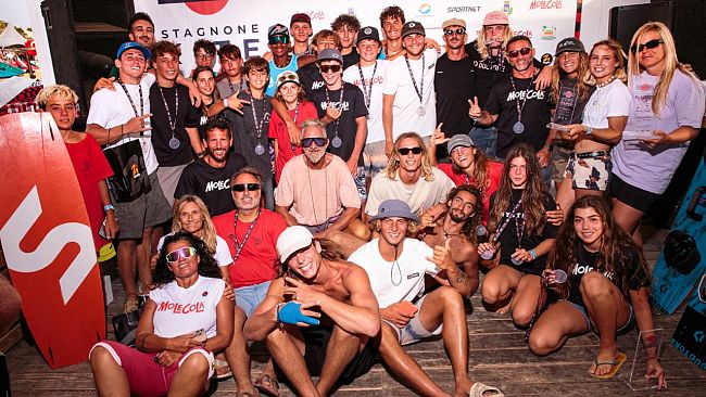 lo-stagnone-di-marsala-diventa-palcoscenico-dei-campionati-di-kitesurf-benedek-szente-conquista-il-podio