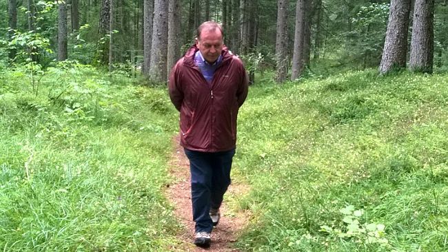 Le ultime della sera. Don Adriano Vincenzi… un prete, una missione