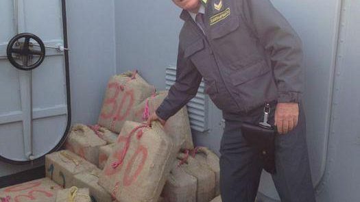 Fermata nel Canale di Sicilia, nella zona più vicina a Trapani, una nave turca con a bordo 12 tonnellate di hashish