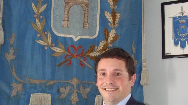 Petrosino. Sicurezza stradale in primo piano a Petrosino: installate due videocamere di ultima generazione per la lettura delle targhe e il controllo immediato del veicolo