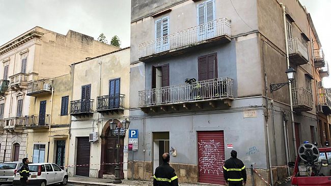 Castelvetrano crollo di calcinacci in via Cordova