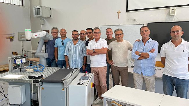 Mazara, IISS R. D'Altavilla: acquistato con fondi PNRR robot collaborativo ABB GoFa