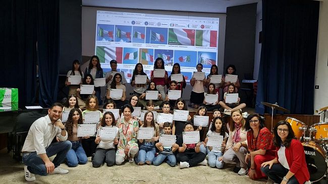 Gli alunni dell'IC L RadicePappalardo celebrano  la festa della Repubblica