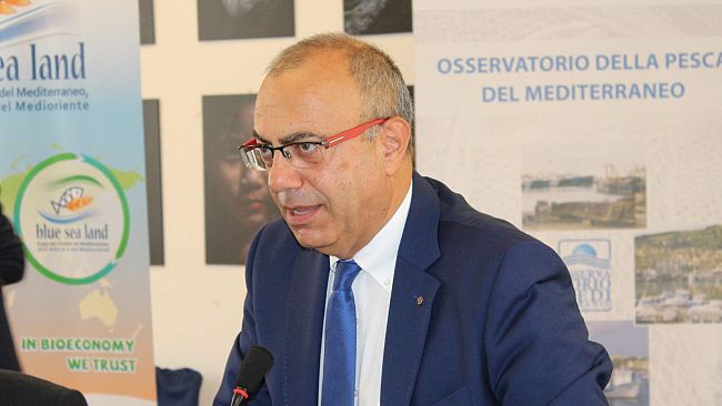 Appello ai pescatori siciliani: evitare l’attività di pesca all’interno della ZEE della Libia