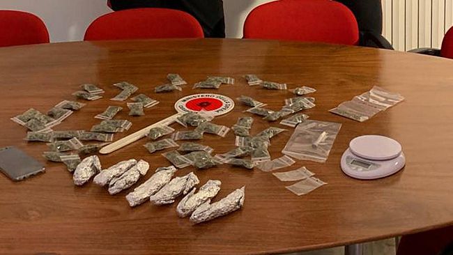 Controlli antidroga dei Carabinieri, due arresti e due denunce