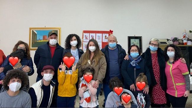Partanna, i ragazzi del Rotaract con i bambini del Renda-Ferrari