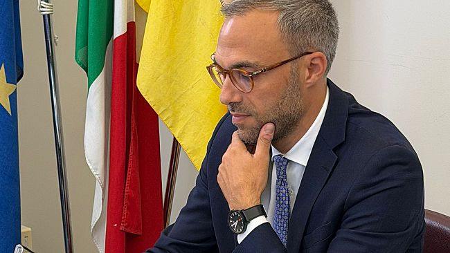 enti-locali-surdi-attacca-la-regione-basta-prebende-e-marchette-sprechi-e-sperpero-di-denaro-pubblico