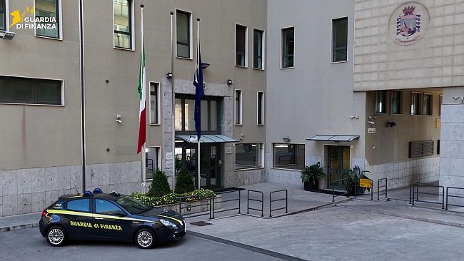 finti-incidenti-e-finti-reperti-maxi-truffa-sulle-assicurazioni-scoperta-dalla-guardia-di-finanza