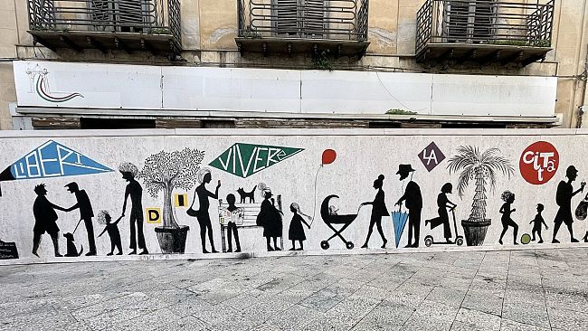 L'artista Silvia Puccini realizza un murales nel Sistema delle Piazze