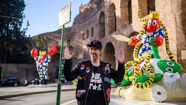 Ad Erice la mostra “Lobsteropolis” dell’artista scozzese Philip Colbert
