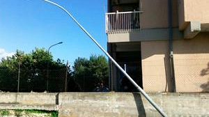 Pubblica illuminazione: l’Amministrazione Cristaldi affida il servizio per 30 anni?