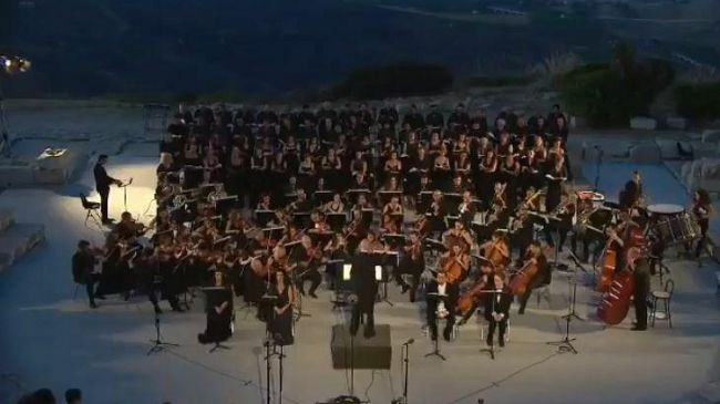La grande Musica nei teatri antichi del Mediterraneo. Emozioni al tramonto al teatro antico di Segesta