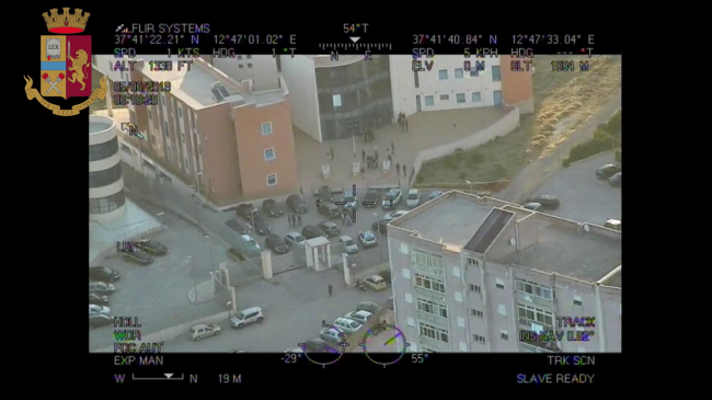 Caccia a Messina Denaro, la Polizia effettua 19 perquisizioni nel trapanese