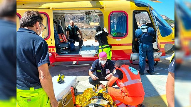Favignana, perde il controllo dell'auto: ferite madre e figlia