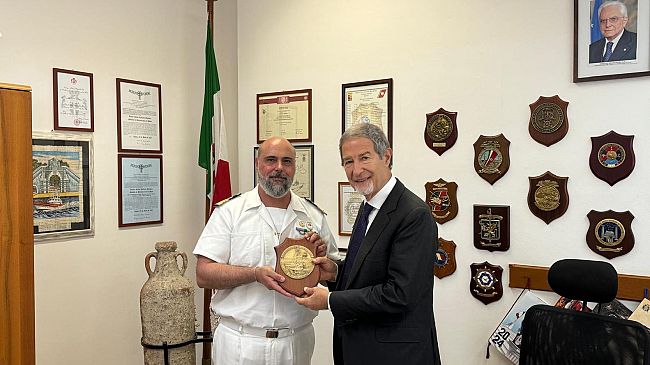 Mazara, il Ministro Musumeci in visita alla Capitaneria di porto-Guardia Costiera