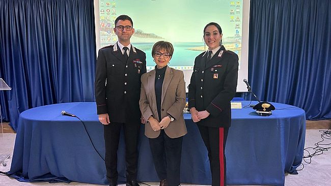 legalita-e-cybersicurezza-gli-studenti-dellic-di-matteo-incontrano-larma-dei-carabinieri