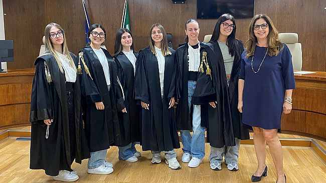 processo-simulato-studenti-del-f-ferrara-di-mazara-diventano-giuristi-nellaula-falcone-borsellino