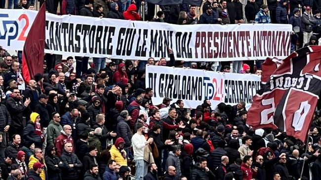 Striscioni offensivi allo stadio: sanzioni per il presidente Antonini e la società Fc Trapani