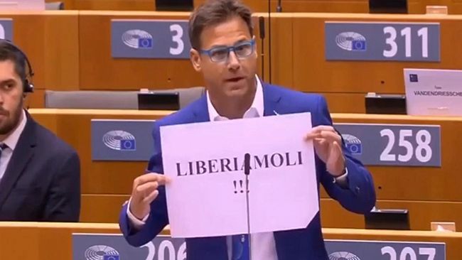 Pescatori in stato di fermo a Bengasi, appello in Parlamento Europeo. Mediazione del Governo attraverso “Paesi amici” di Haftar?