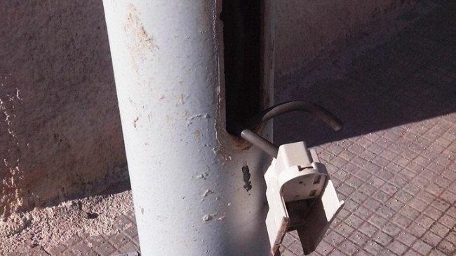 Marsala, Discariche abusive, fili scoperti, asfalto sconnesso. I cittadini lamentano vari problemi