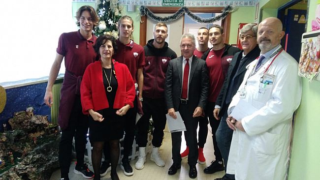 Sant’Antonio Abate, bambini ricoverati in festa per la visita del Trapani Calcio