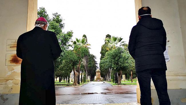 Mazara del Vallo, il Vescovo e il Sindaco in preghiera al cimitero