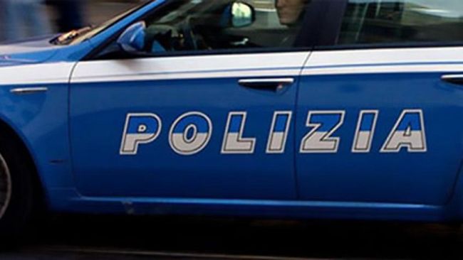 Rapina giovane in strada: minorenne arrestato dalla Polizia di Stato